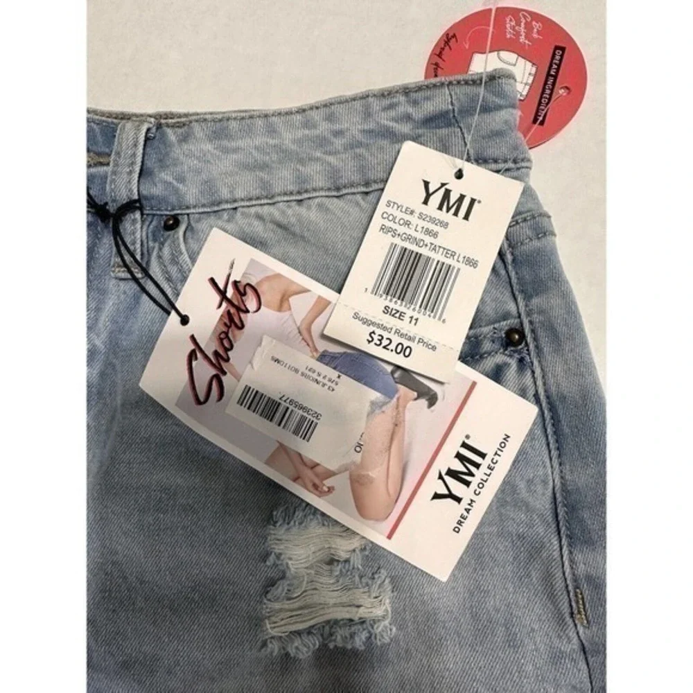 YMI Junior Distressed Shorts Size 11/ 30 Denim Light‎ Wash Dream Collection #864